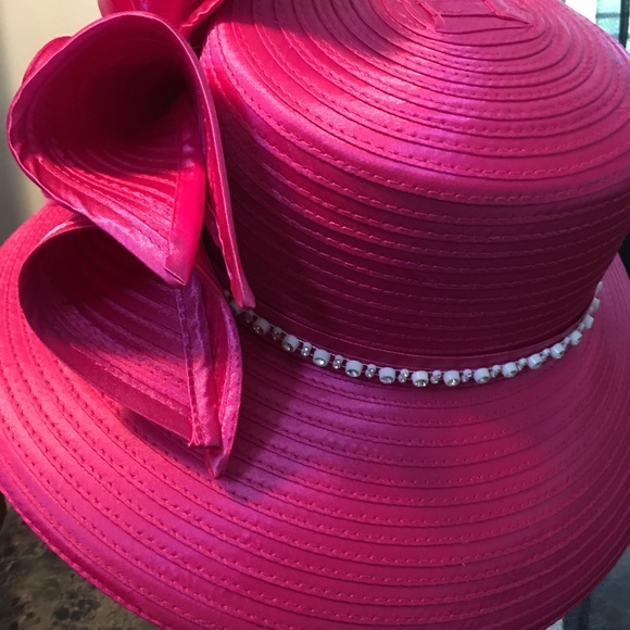 Fuchsia Swan Hat of New York - Picture 3 of 6